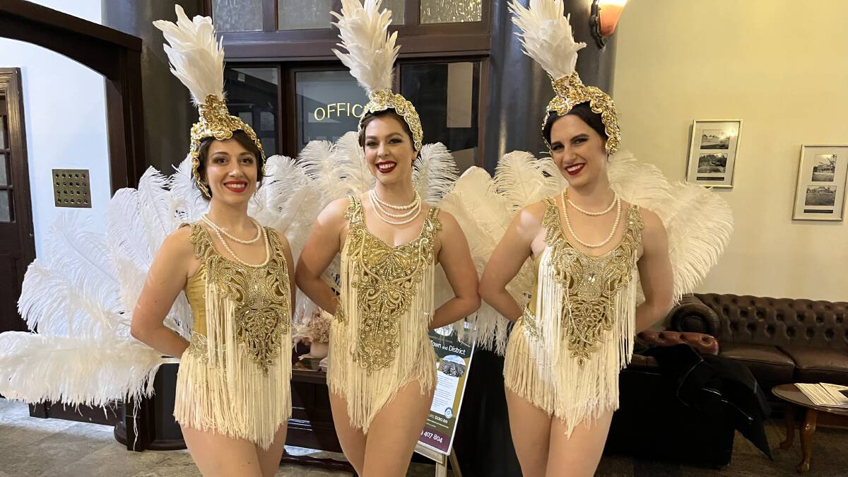 Gatsby Girls (from left) Jess Phillippi, Shannon Turner and Courtney Lowe. Picture by Talia Pattison