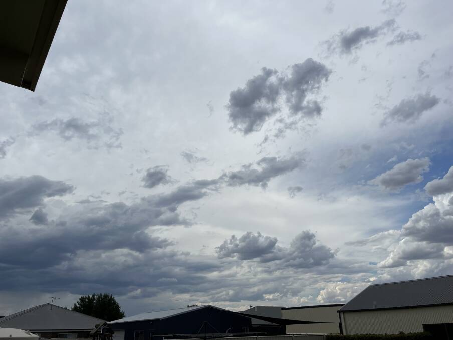 The darkening sky above Leeton late in the afternoon on New Year's Day. Picture by Talia Pattison 